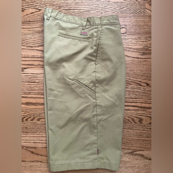 DICKIES Flat Front Men’s Khaki Bermuda Twill Work Shorts size 36 Length 14.5” - Picture 3 of 8